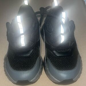 Puma shoes unisex  girls or boys